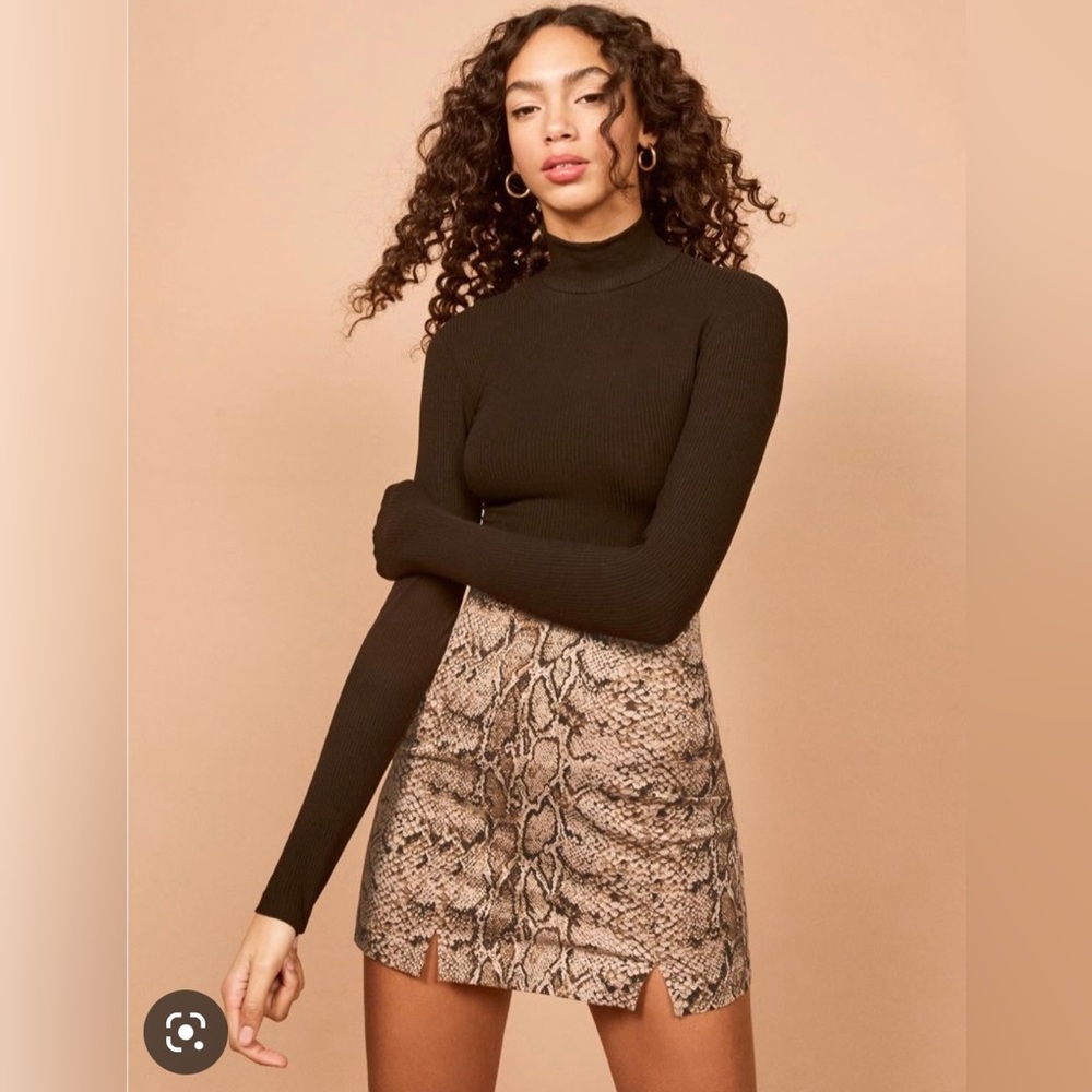 Reformation Oak Skirt in Mamba Size 8